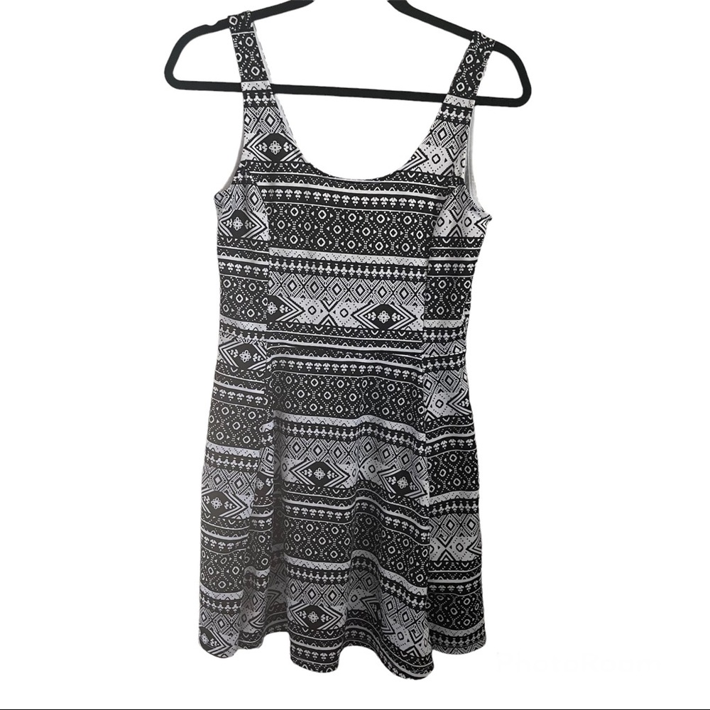 Divided H&M Womenās Fitted Short Tank Dress Aztec Print